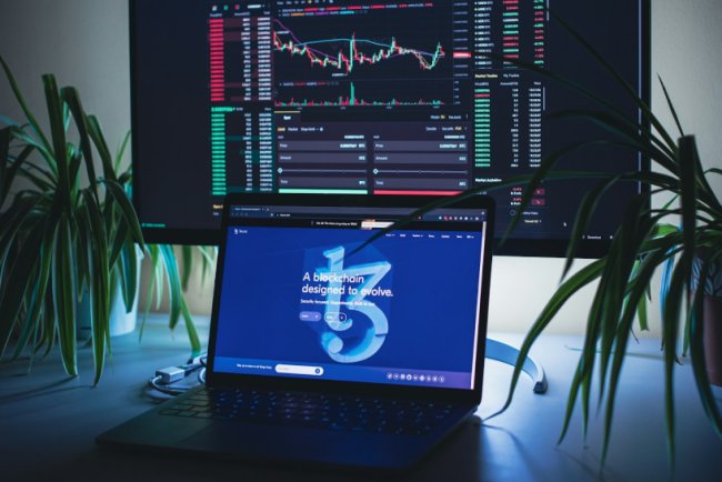 From Gold Shops to Crypto Screens in Cambodia’s New Market Era